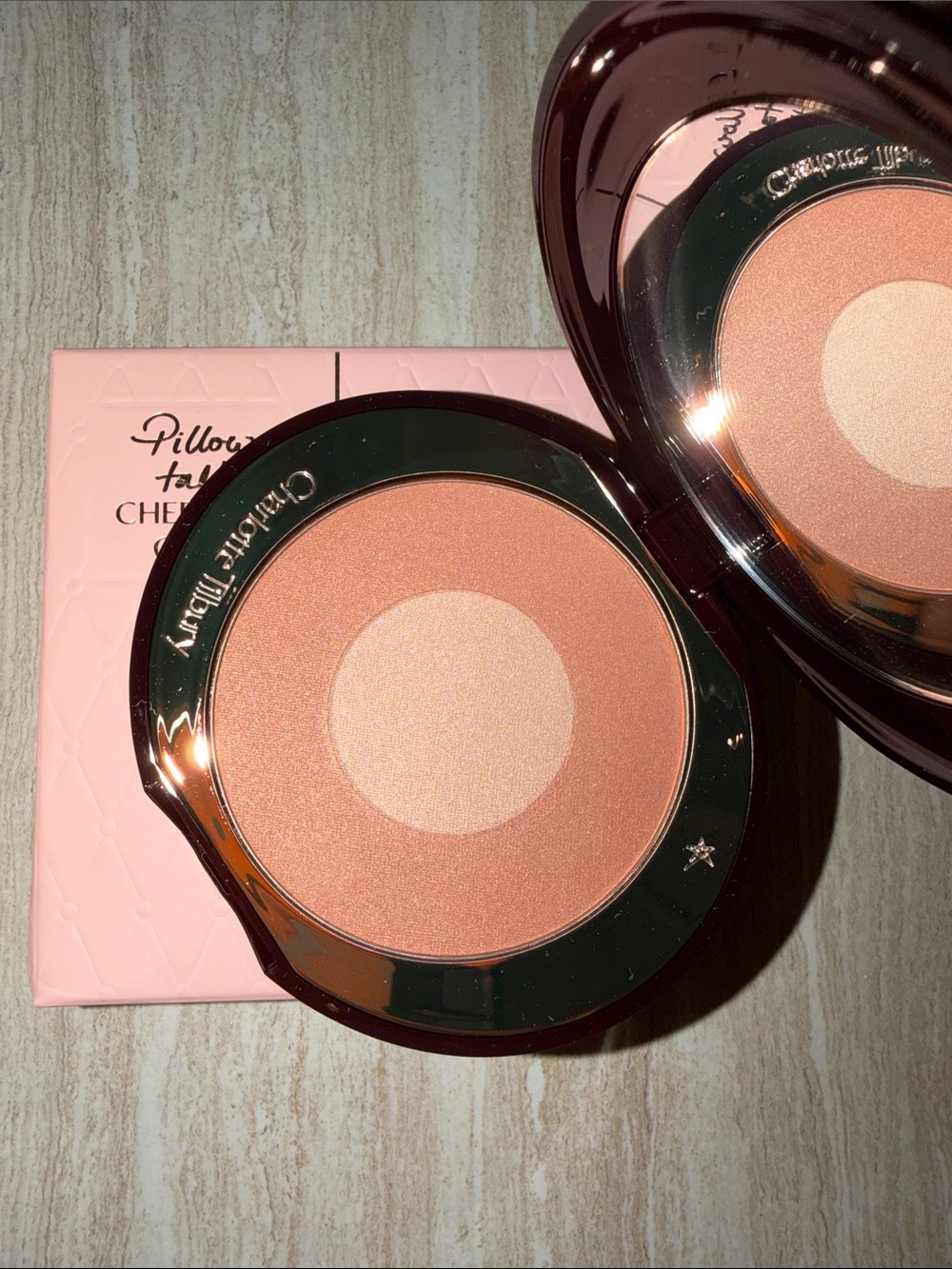 Charlotte Tilbury Pillow talk cheek to chic